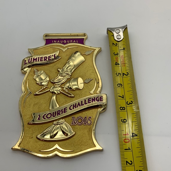 RARE Disney Beauty & The Beast Lumiere's Inaugural 2 Course Challenge 2016 Medal - Picture 12 of 13
